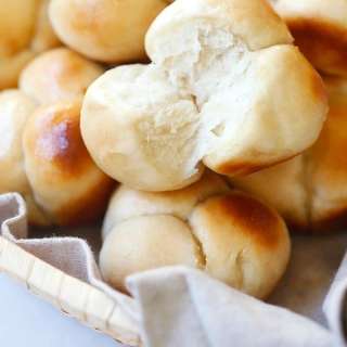 Honey Butter Cloverleaf Rolls