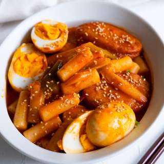 Spicy Korean Rice Cake (Tteokbokki)
