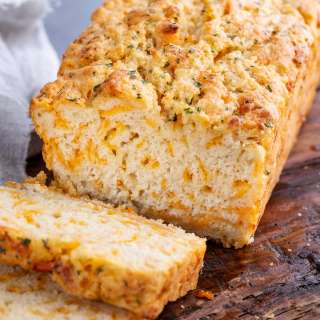 Garlic Cheddar Beer Bread