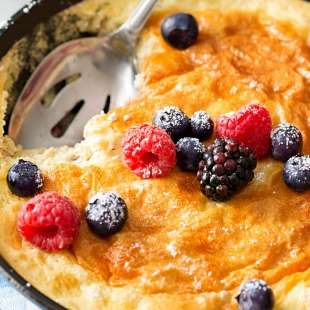 Mixed Berry Baked Oatmeal Souffle