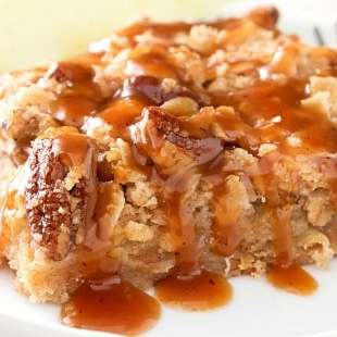 Caramel Apple Pie Bars with Cinnamon Pecan Streusel