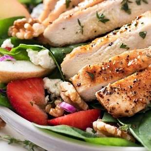 Grilled Chicken Strawberry Spinach Salad