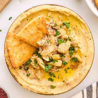 Easy Roasted Garlic Hummus