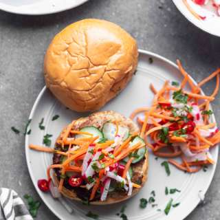Bánh Mì Chicken Burgers