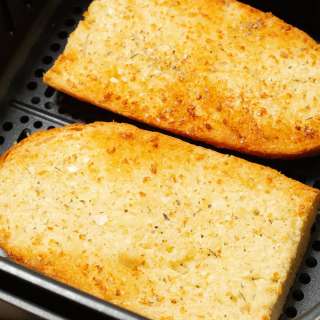 Air Fryer Garlic Bread