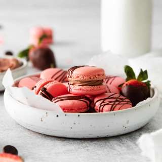 Chocolate Strawberry Macarons Recipe
