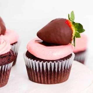 Chocolate Covered Strawberry Cupcakes Recipe