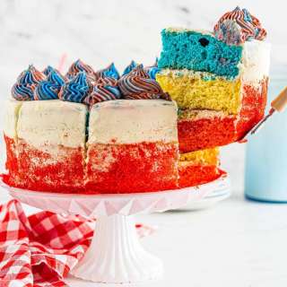 Red, White, and Blue 4th of July Cake Recipe