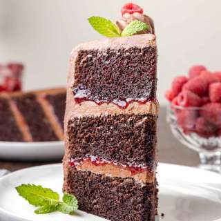 Dark Chocolate Raspberry Cake Recipe