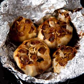 Roasted Garlic (Oven Recipe + Dutch Oven Method)