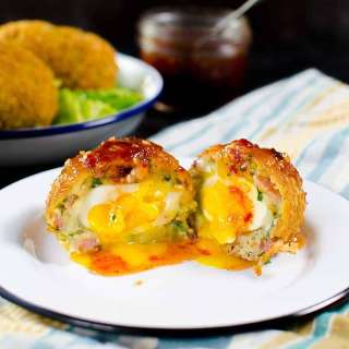 Potato and Bacon Scotch Eggs (Breakfast Scotch Eggs)