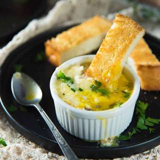 Gruyere and Mushroom Egg en cocotte (Mushroom Baked Eggs)