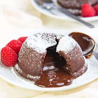 Chocolate Molten Lava Cakes (Chocolate Fondant Cakes)