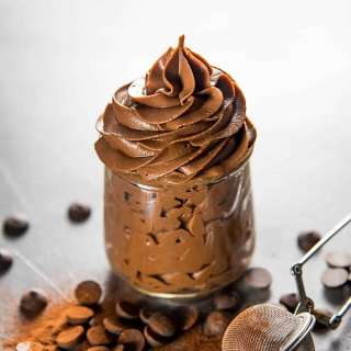 Chocolate creme patissiere (Chocolate pastry cream)