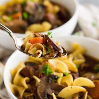 Slow Cooker Beef and Noodle Soup