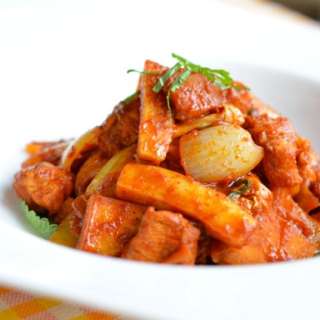 Dakgalbi (Chuncheon Spicy Chicken Stir Fry)