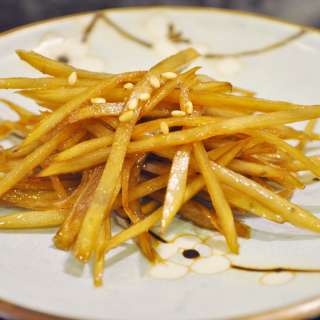 Sauteed Burdock (Woowong bokkeum)