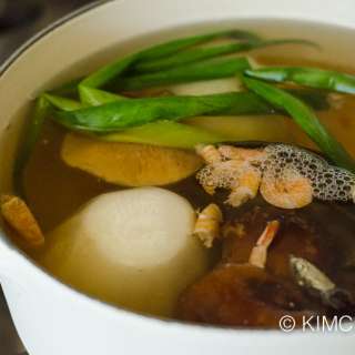 Anchovy Broth (From simple to full flavored)
