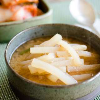 Korean Radish Soup (Mu Doenjang Guk)