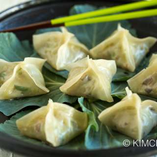 Summer Vegetarian Dumplings (Pyeonsu)