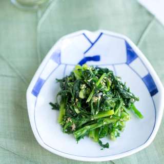 Ssukgat Namul (Chrysanthemum Greens)