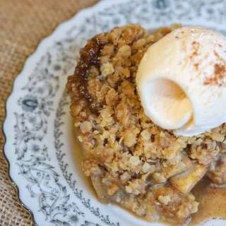 Chai Spiced Apple Crisp