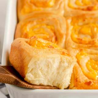 Buttery Cheddar Garlic Rolls