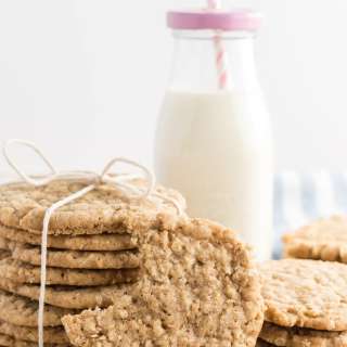 Crispy Chewy Oatmeal Cookies