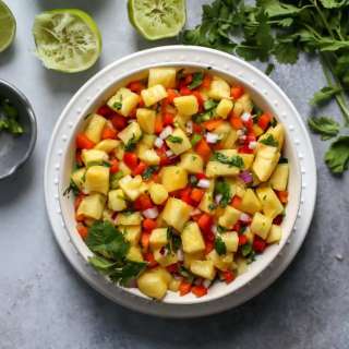 Simple Pineapple Salsa [with fish taco bites]