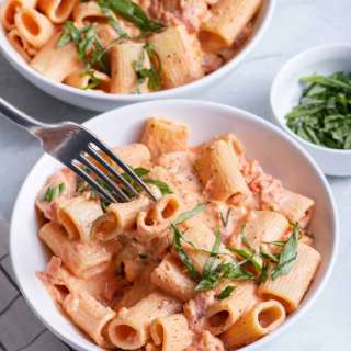 Creamy Vegan Cashew Tomato Pasta