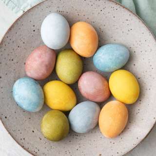 How to Dye Easter Eggs
