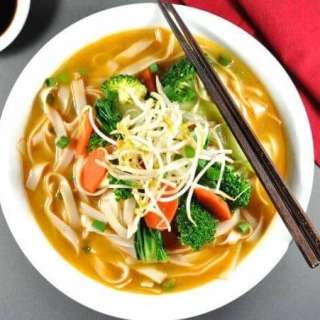 Dan Dan Noodle Soup (Vegetarian)