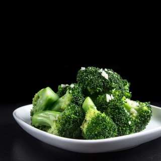 Pressure Cooker Broccoli with Garlic