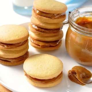 3 Ingredient Shortbread Cookie Sandwich w/Dulce De Leche