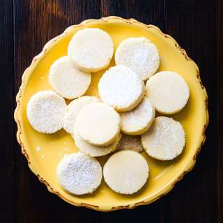 Homemade Puto Seko Recipe (Filipino Cornstarch Cookies)
