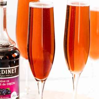Kir Royale (French champagne cocktail)