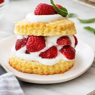 Easy Summer Desserts: Strawberry Shortcake