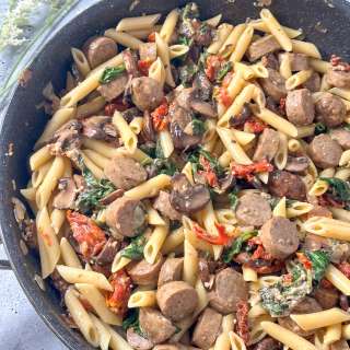 Easy Mediterranean Pasta With Chicken Sausage (One-Pan Meal!)
