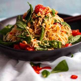 Thai Green Papaya Salad (Som Tum)