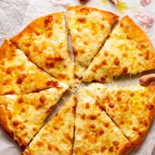 Garlic cheese pizza