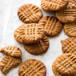 World's Best Easy Peanut Butter Cookies