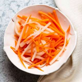 Vietnamese pickled carrots and daikon (radish)