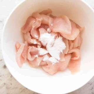 How to Tenderise Chicken for Stir Fries (Chinese secret!)