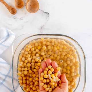 How to remove the skins from chickpeas