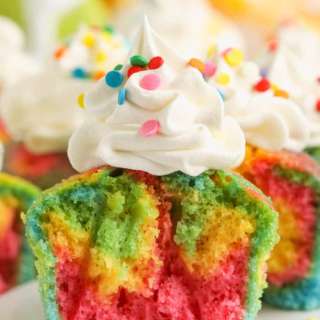 Fun and Easy Rainbow Cupcakes!
