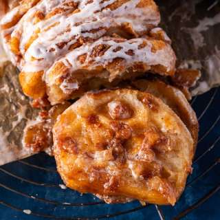 Caramel Apple Pull Apart Bread