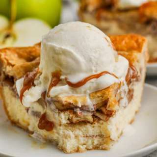 Apple Pie Cheesecake
