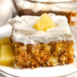 Easiest Ever Pineapple Cake (5 Ingredients)