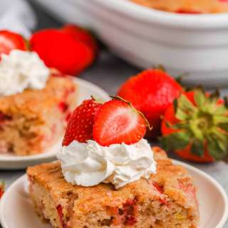 Fresh Strawberry Cake