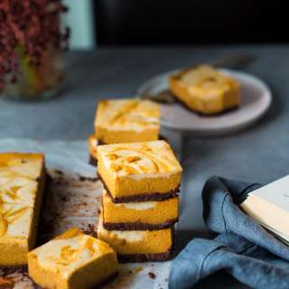 Baked Vegan Pumpkin Cheesecake Bars